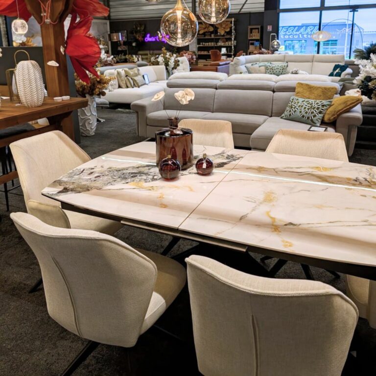 Chaises et table pour partager le repas